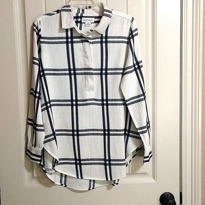 Liz Claiborne White & Blue Plaid Long Sleeve & Length Shirt w/ Buttons at Top